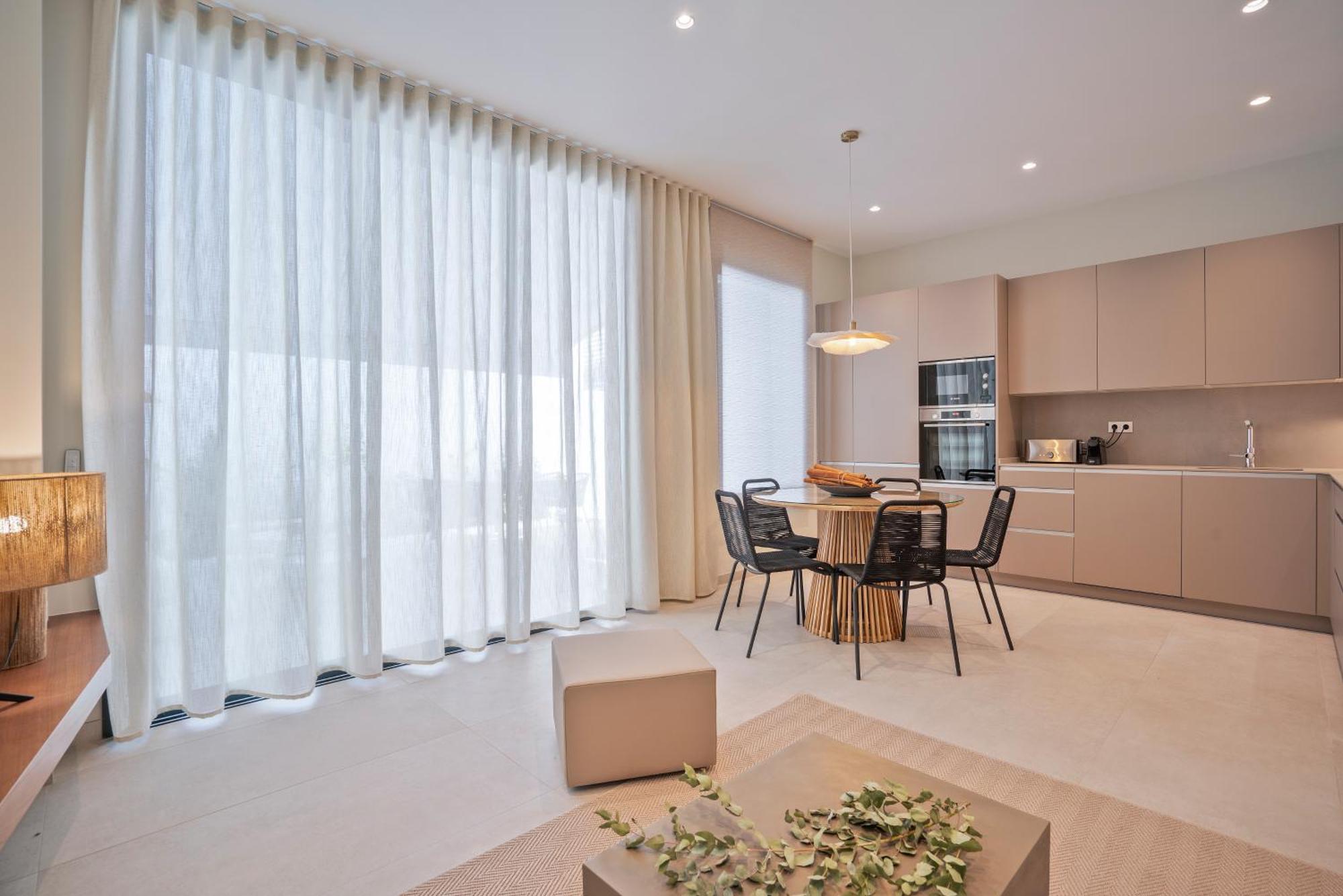 Sitges Spaces Garden Condo-2 Bedrooms, 2 Bathrooms, Garden Terrace, Near Center, Sleeps Up To 6- Monthly Rentals Only Exterior photo